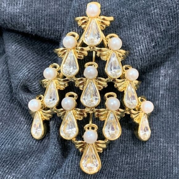 Designer Faux Diamond Pearl  Angel Christmas Tree Brooch by Avon - Picture 10 of 11
